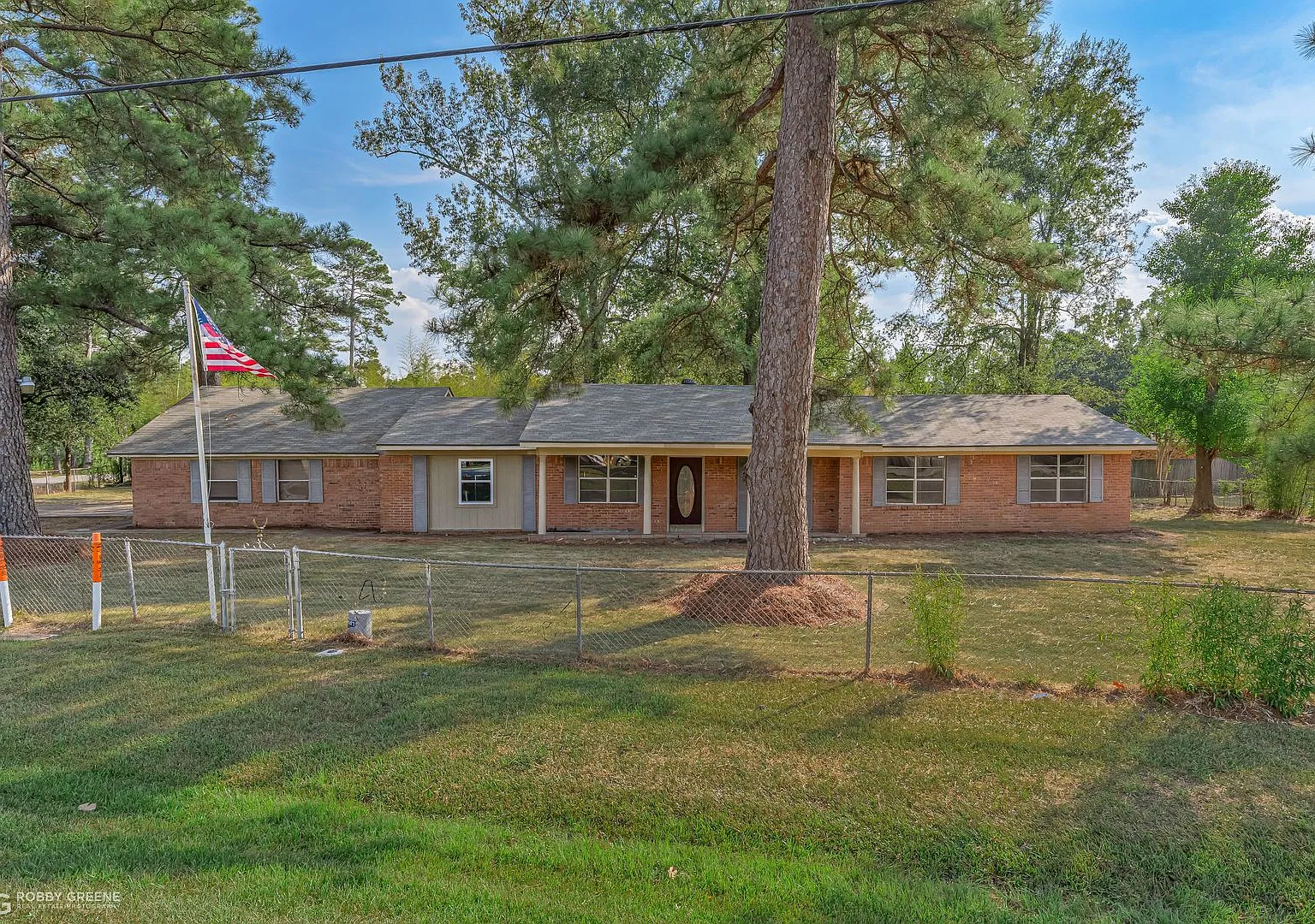 Blanchard- 4 bedroom — Photo 1