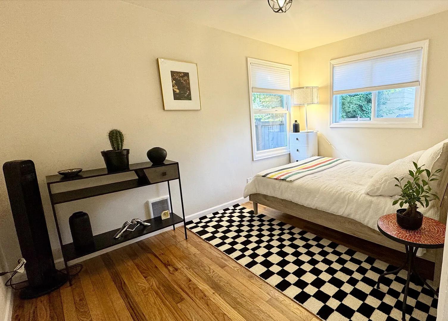 Seward Park Bungalow — Photo 4