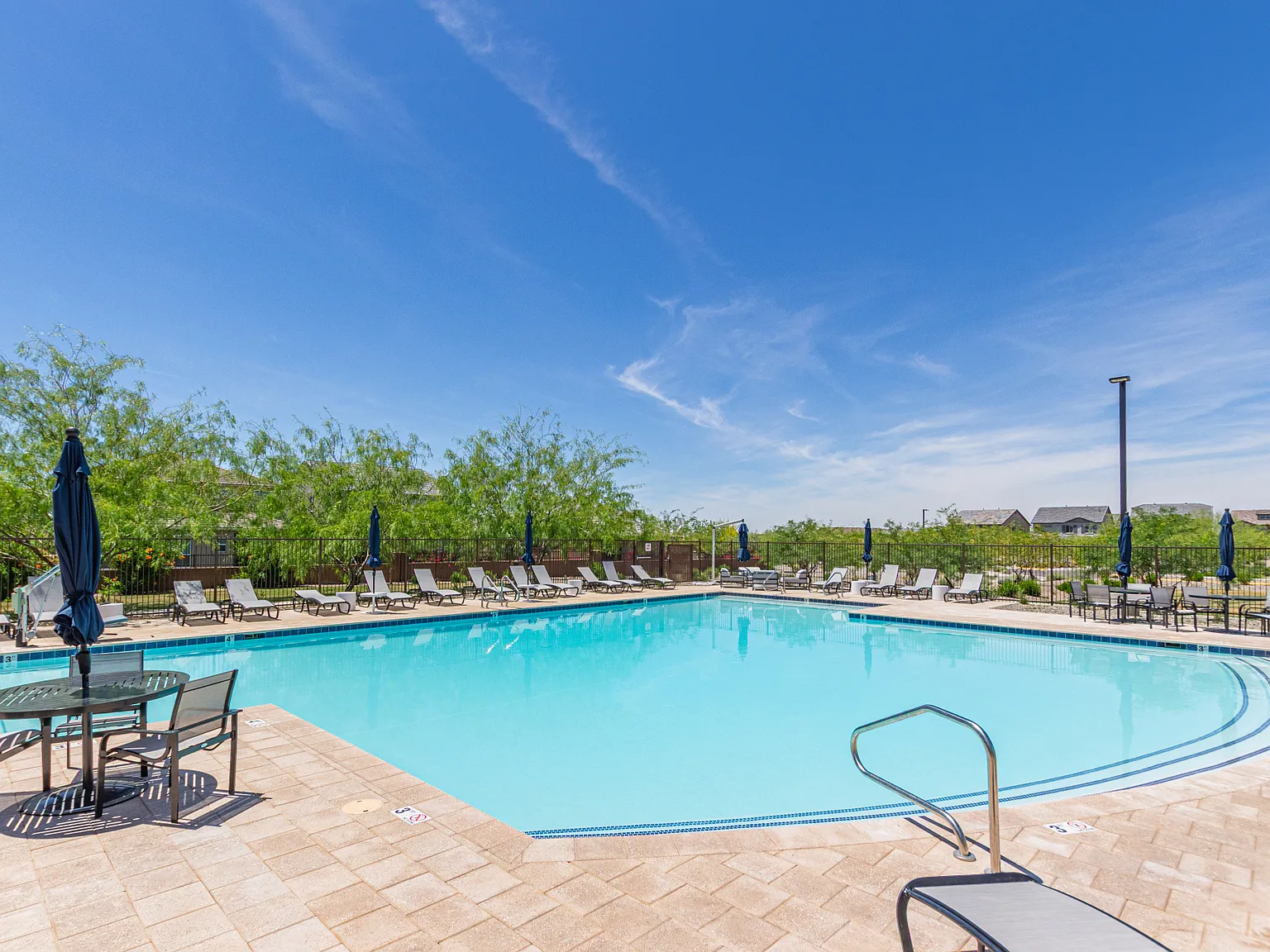 3 bed, 2.5 bath, 2120 sqft, $3,500 — Photo 3