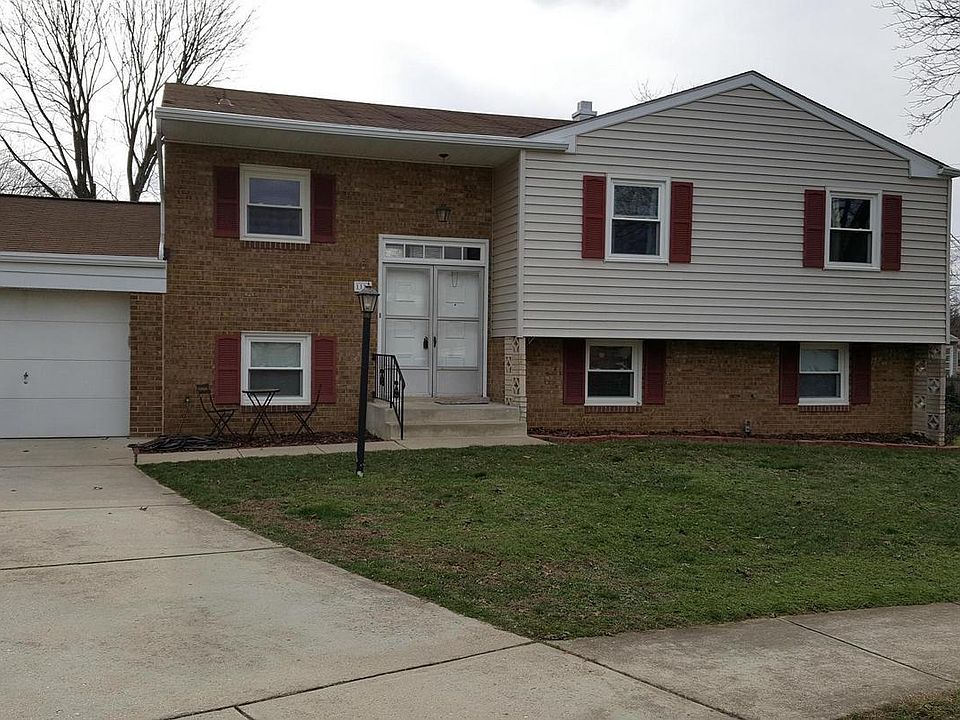 1st image of 1118 Court Revere