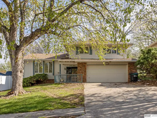 15126 Douglas Cir, Omaha, NE 68154