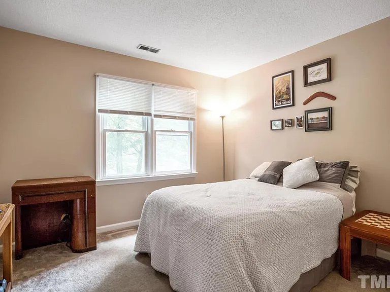1725 Kingston Heath Way — Photo 5