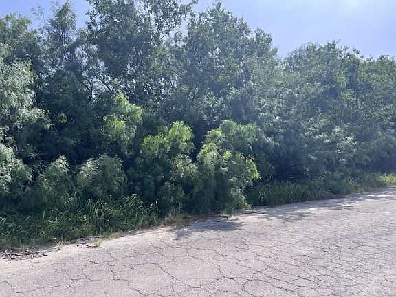 2nd image of Frontera Rd