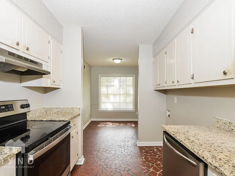 2154 Ashland Dr — Photo 8