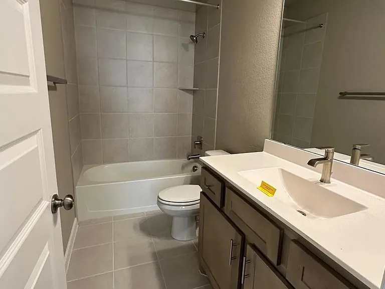 2525 Four Roses Dr — Photo 13