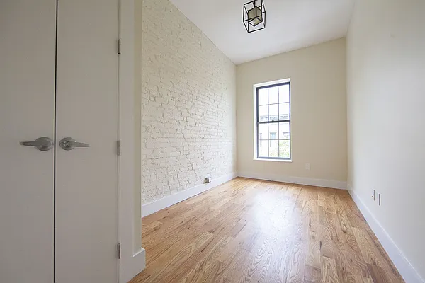 Rented by Brooklyn Group | media 25