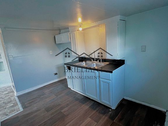 2nd image of 109 N Euclid Ave #5
