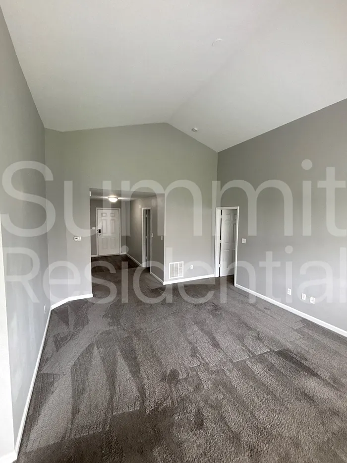 3 bed, 2.0 bath, 1104 sqft, $1,645 — Photo 2