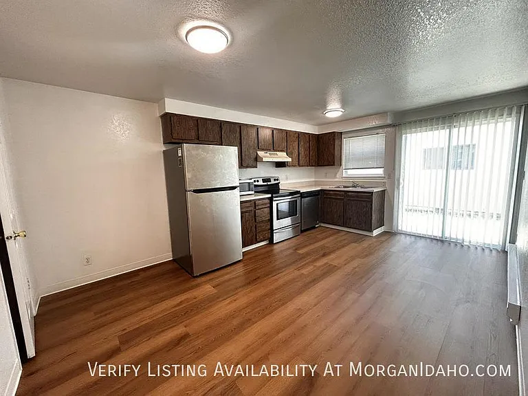 765 W Pine Ave — Photo 6