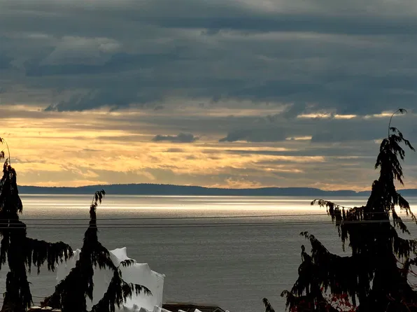 15161 Prospect Ave #3, White Rock, BC V4B 2B8