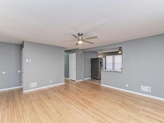 3rd image of 353 W Hickory St