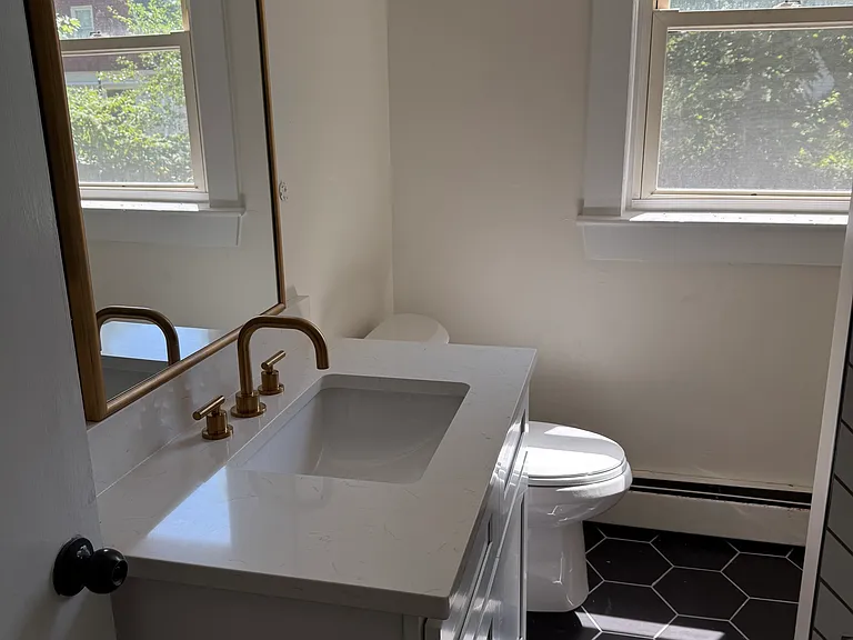 346 Bay View Ave #1 — Photo 9