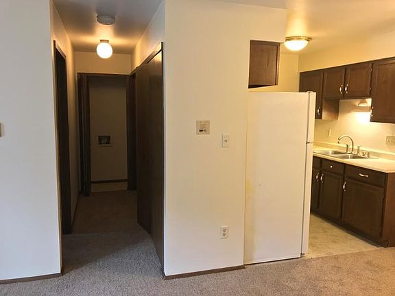 4th image of 141 W North St