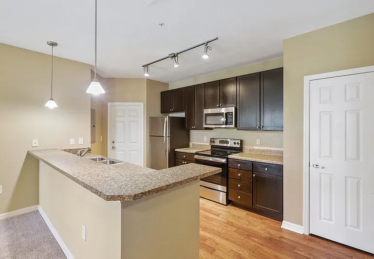 Lantower Cypress Creek — Photo 14