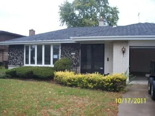 1212 E 166th Pl photo 1