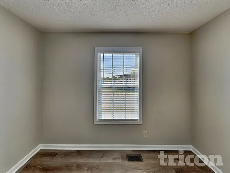 3411 Bradfield Dr — Photo 12