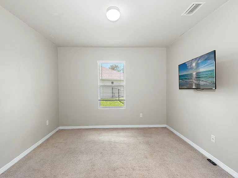 20550 Charles St — Photo 17