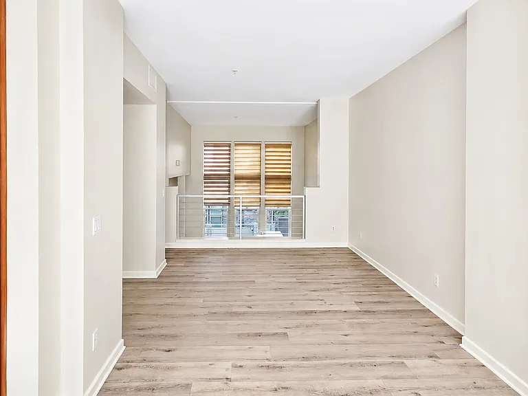 322 E Jeanette Ln — Photo 14