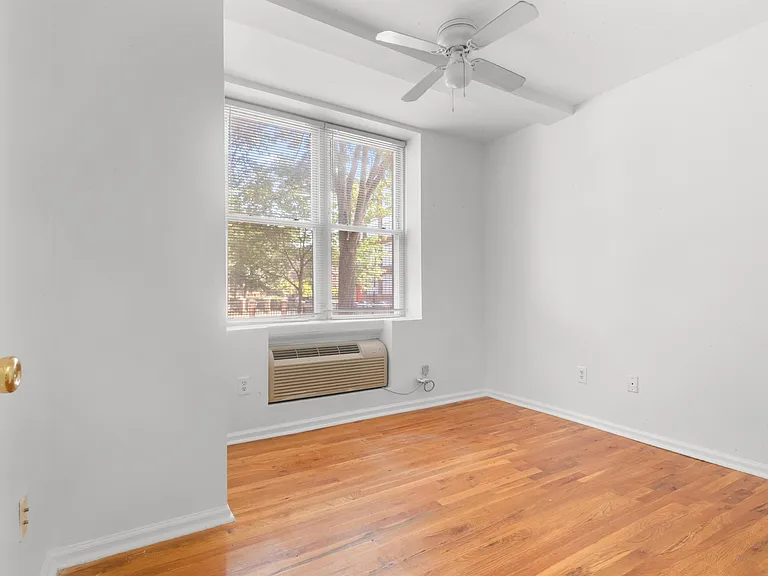 734 Adams St #1B — Photo 13