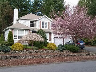 Nice mature landscaping 