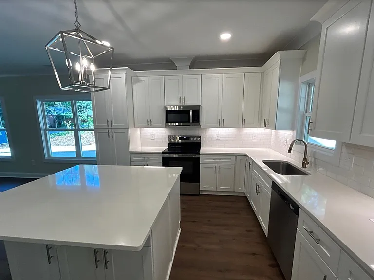 235 Pearl St — Photo 10