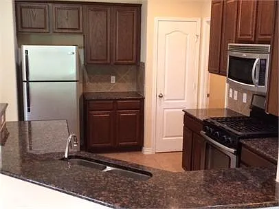 1098 Giberson Way — Photo 3
