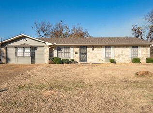 4 Plantation Dr, Little Rock, AR 72206