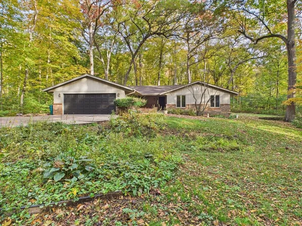 5033 Red Fox Trl, Rockford, IL 61101