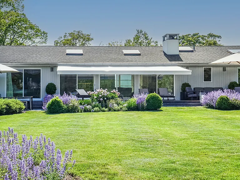 9 S Pond Rd — Photo 3