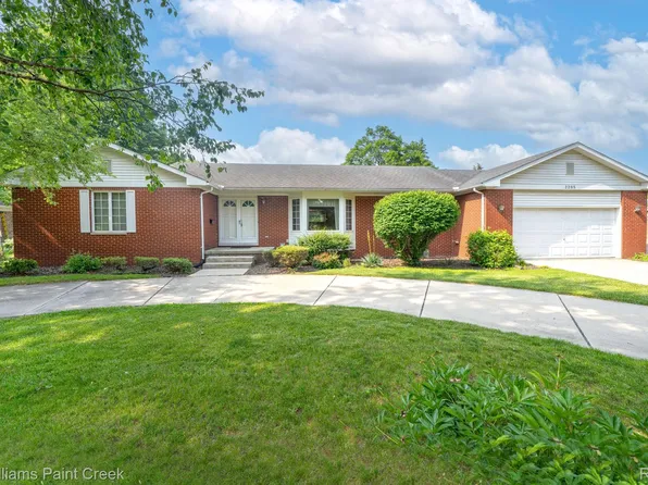 2285 Walnut Lake Rd, West Bloomfield, MI 48323