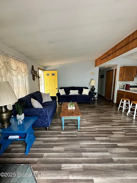 4th image of 811 New Hague Road