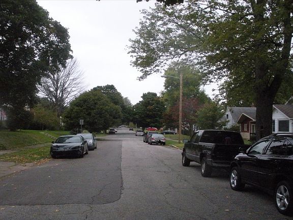 5th image of 822 E Oakside St