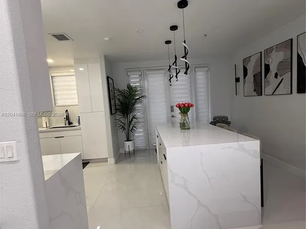 8037 W 36th Ave APT 6, Hialeah, FL 33018