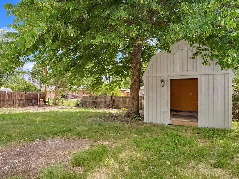 1220 Tucson St — Photo 15