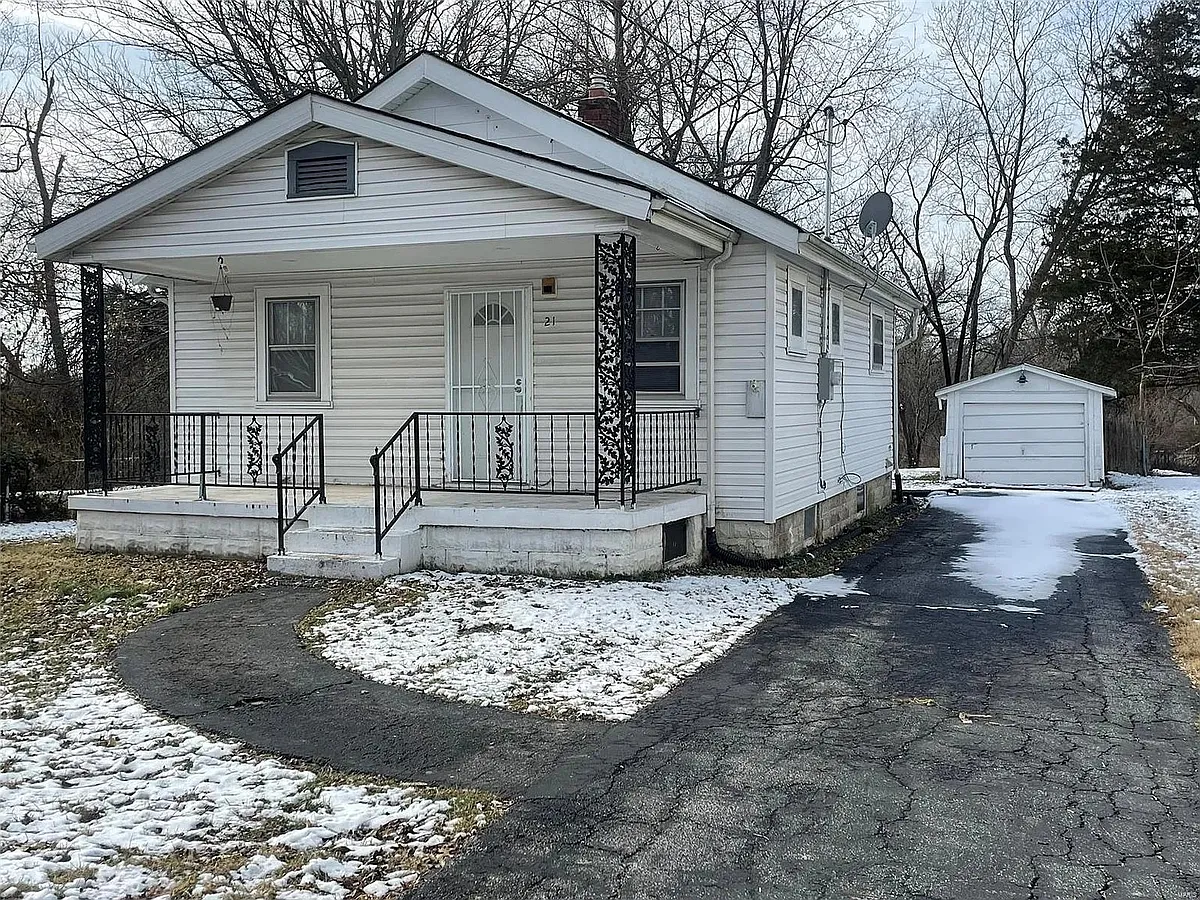 jpg - 21 S Schlueter Ave
