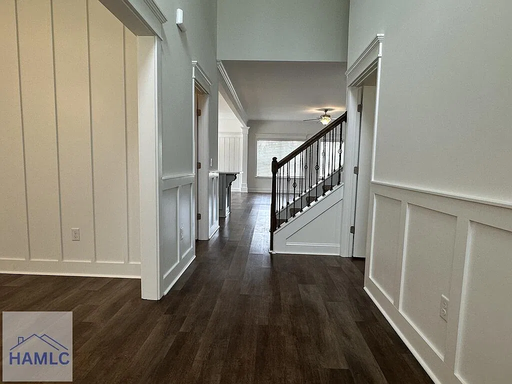 5 bed, 3.5 bath, 3026 sqft, $3,000 — Photo 2