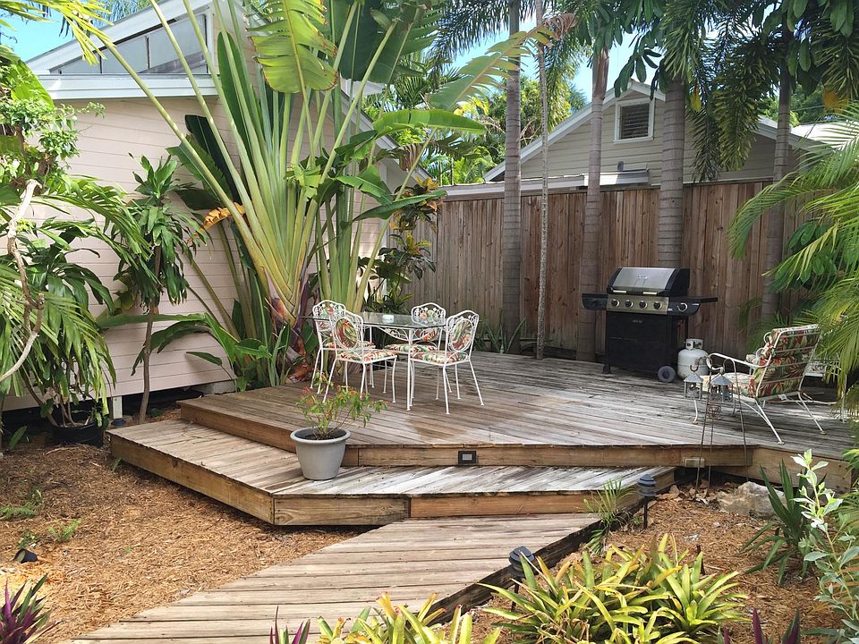 2nd image of 805 Georgia St