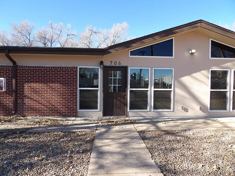 702 Yuma St — Photo 1