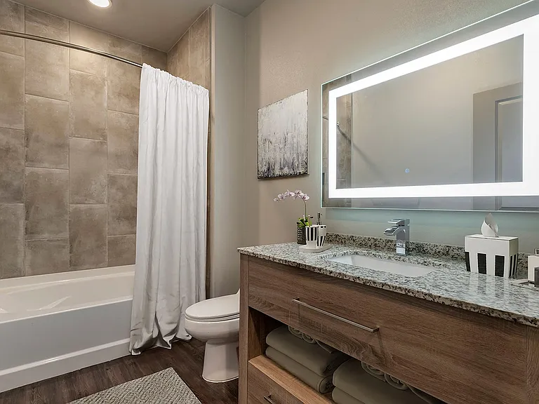 The Cosmopolitan Apartments — Photo 15