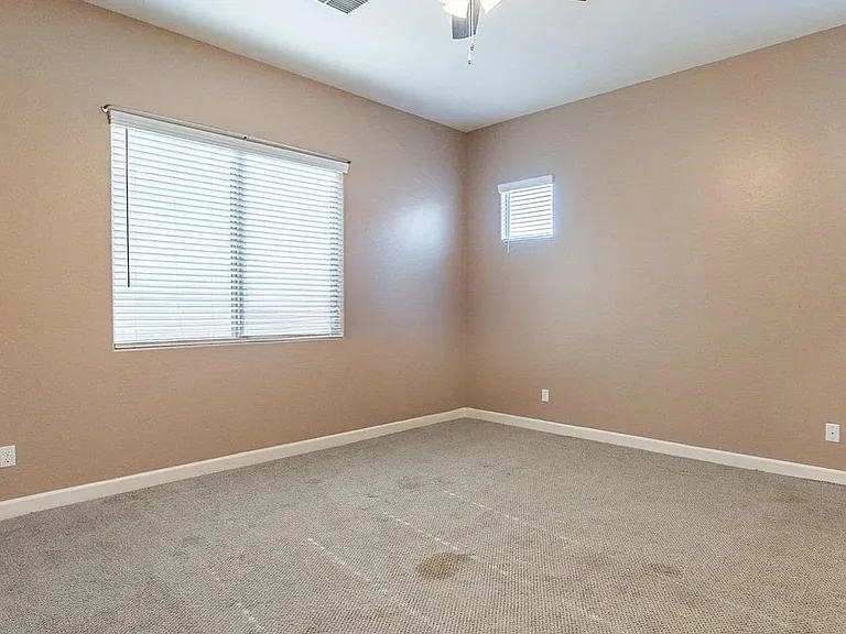 2811 W Pollack St — Photo 25