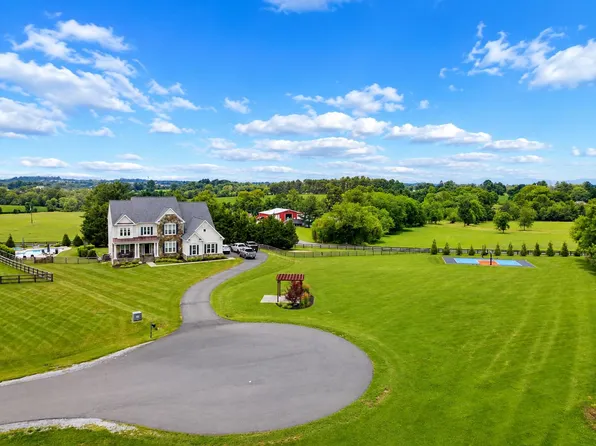 38764 Golden Eagle Pl, Lovettsville, VA 20180