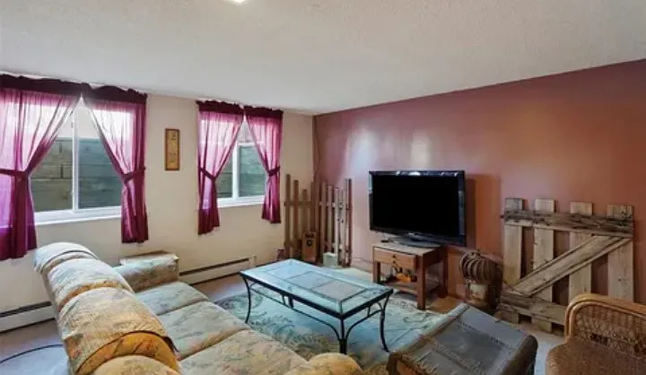 2618 Lightning Way — Photo 3