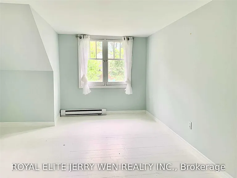 36 Metropolitan Cres — Photo 11
