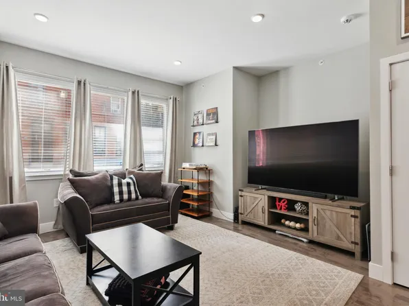 910 N 16th St Unit A, Philadelphia, PA 19130