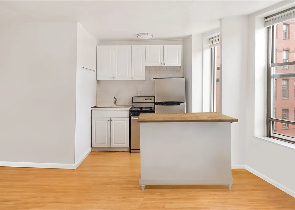 5 N Margin St #10