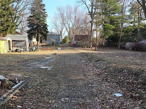 5th image of 64 Dale Ave