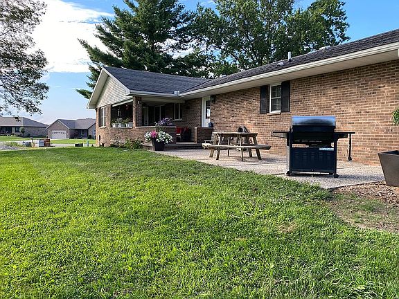 2nd image of 229 Fieldstone Dr