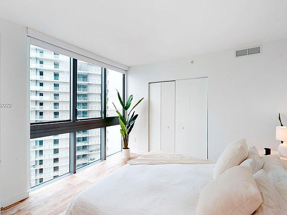 2nd image of 650 NE 32nd Ave #4607
