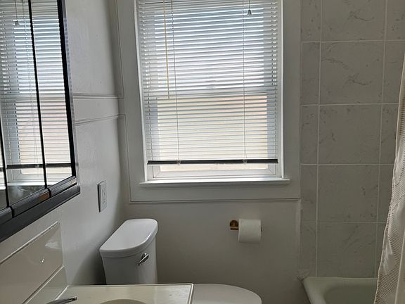 4th image of 2308 V St APT 4