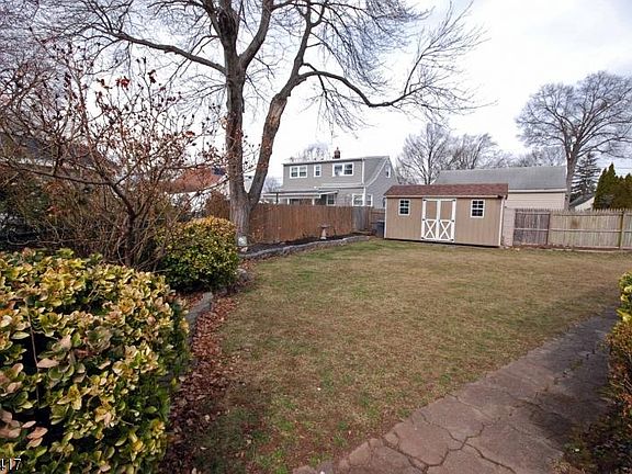 3rd image of 124 Garden Dr